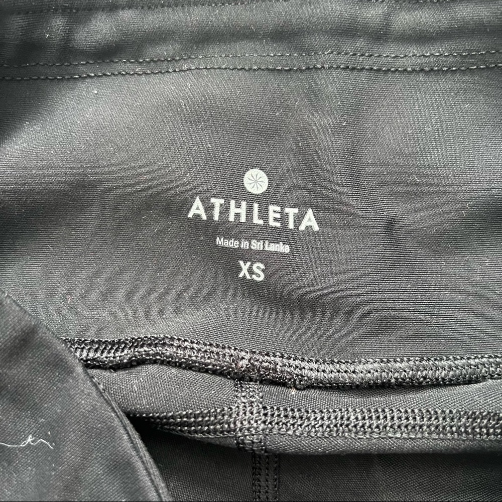 Athleta Stealth Capri Crop Tight Leggings yoga Gym Solid Black Extra Small XS - Picture 6 of 9